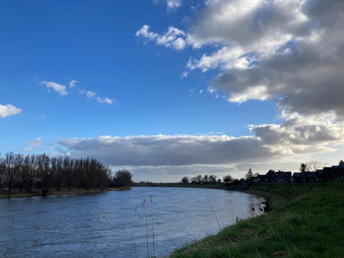 Ons Maashuisje Maaseik Exteriör bild